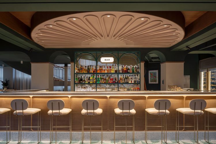 Hero shot of Yi Long's gorgeous main bar.  Interior design by BrandWorks.